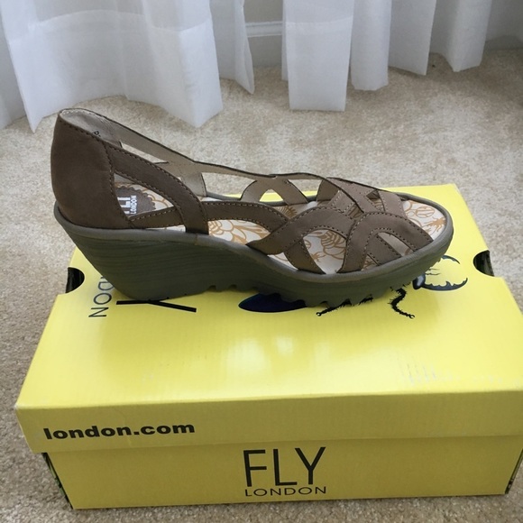 𝅺GENUINE Fly London sandals - Picture 6 of 8